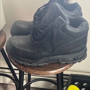 Nike Men's All-Black ACG Goadome  Boots